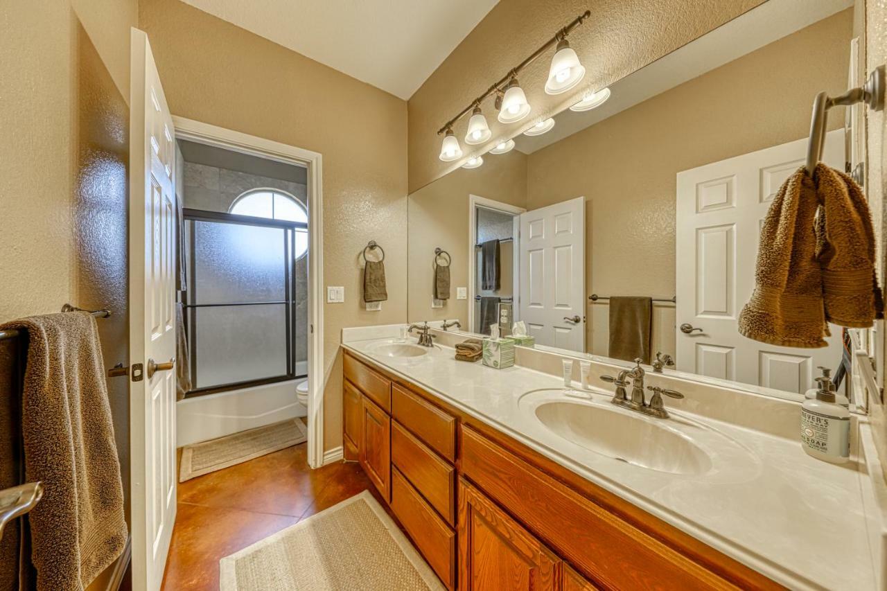 River Mountain Retreat Wimberley Bagian luar foto