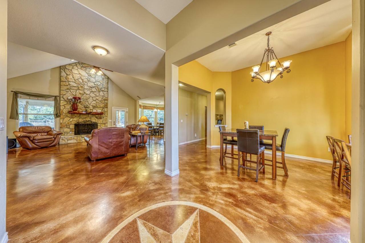 River Mountain Retreat Wimberley Bagian luar foto