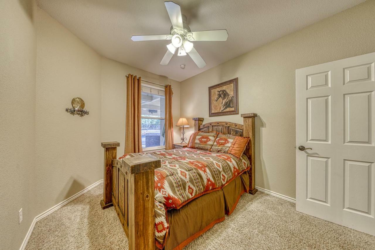 River Mountain Retreat Wimberley Bagian luar foto