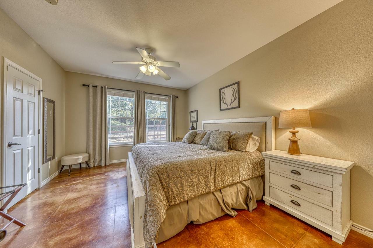 River Mountain Retreat Wimberley Bagian luar foto