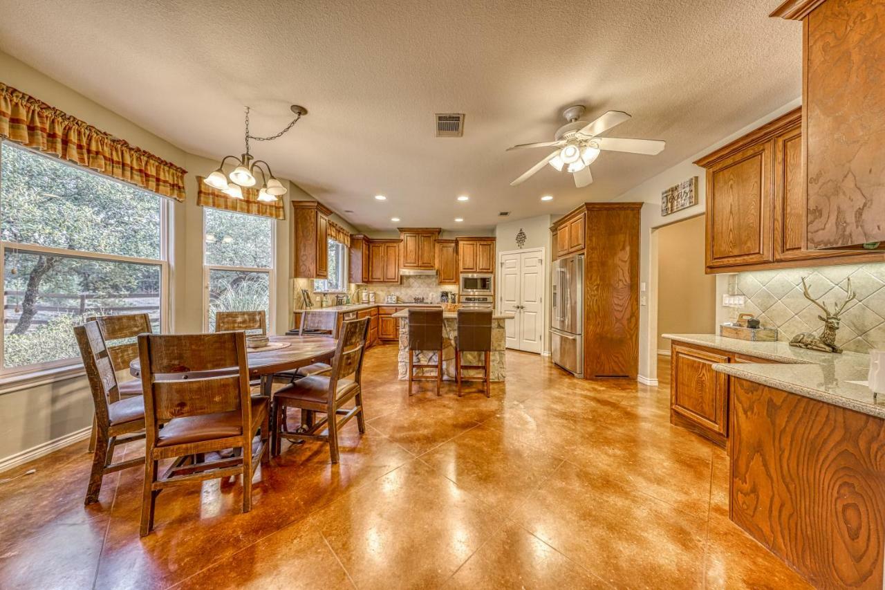 River Mountain Retreat Wimberley Bagian luar foto